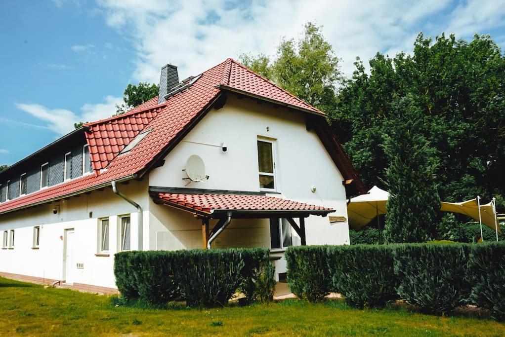 Priepert Ferienzimmer Direkt Am See מראה חיצוני תמונה